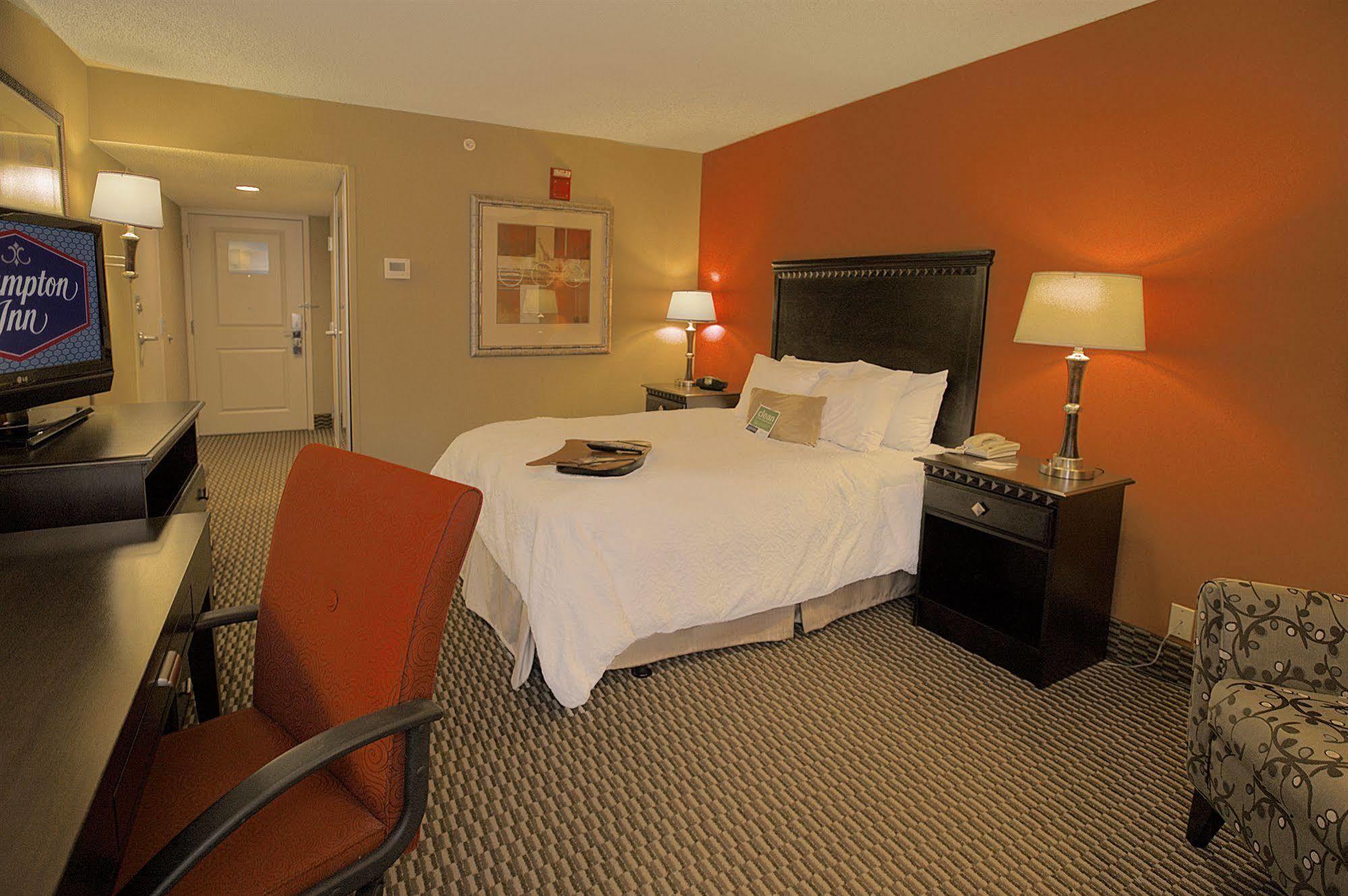 Hampton Inn Asheville - Biltmore Area Zewnętrze zdjęcie