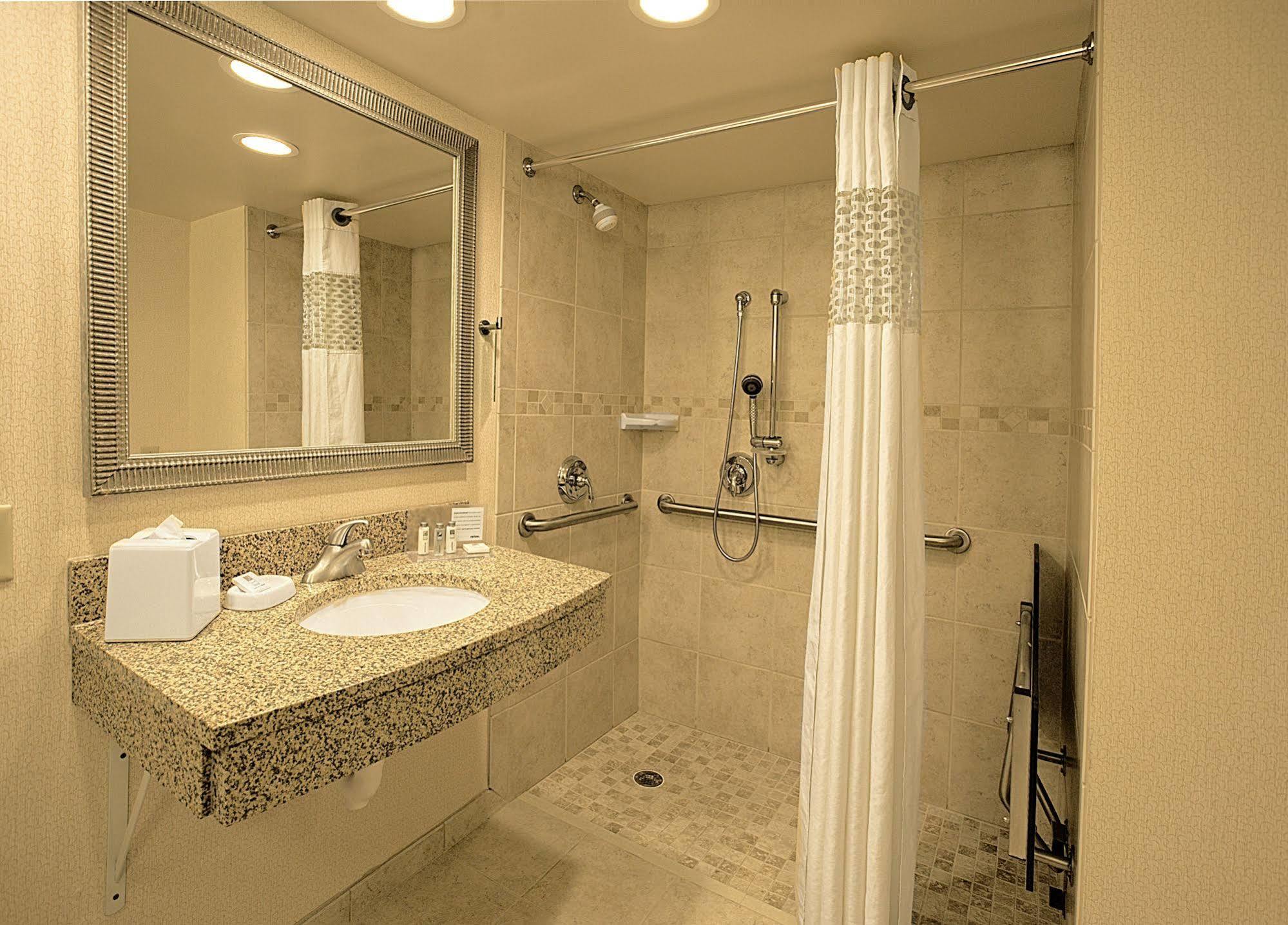 Hampton Inn Asheville - Biltmore Area Pokój zdjęcie